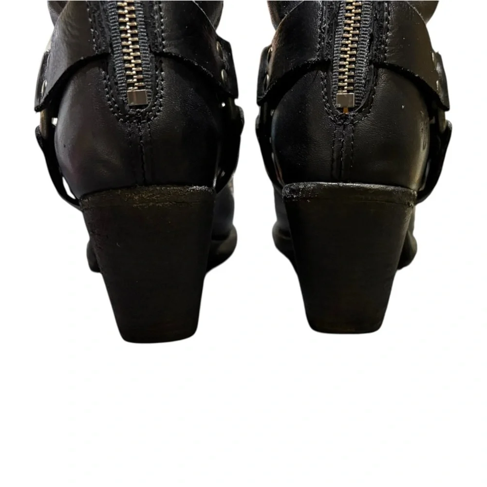 Frye Tabitha Harness Short Back Zip Boot Black Size 8.5 - Picture 5 of 16